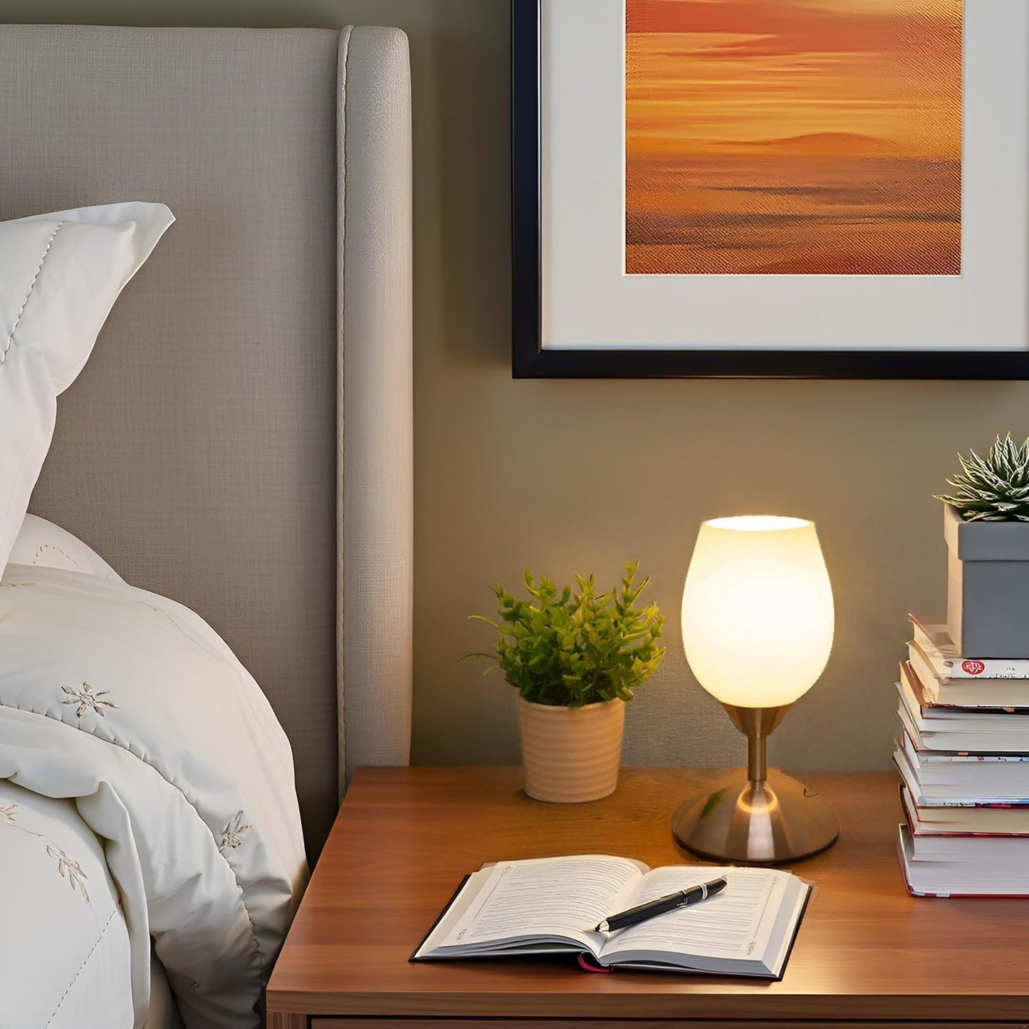 Chic 3-Way Dimmable Touch Lamp - Elegant Opal Glass Table Lamp with Silver Base for Cozy Ambiance in Any Room